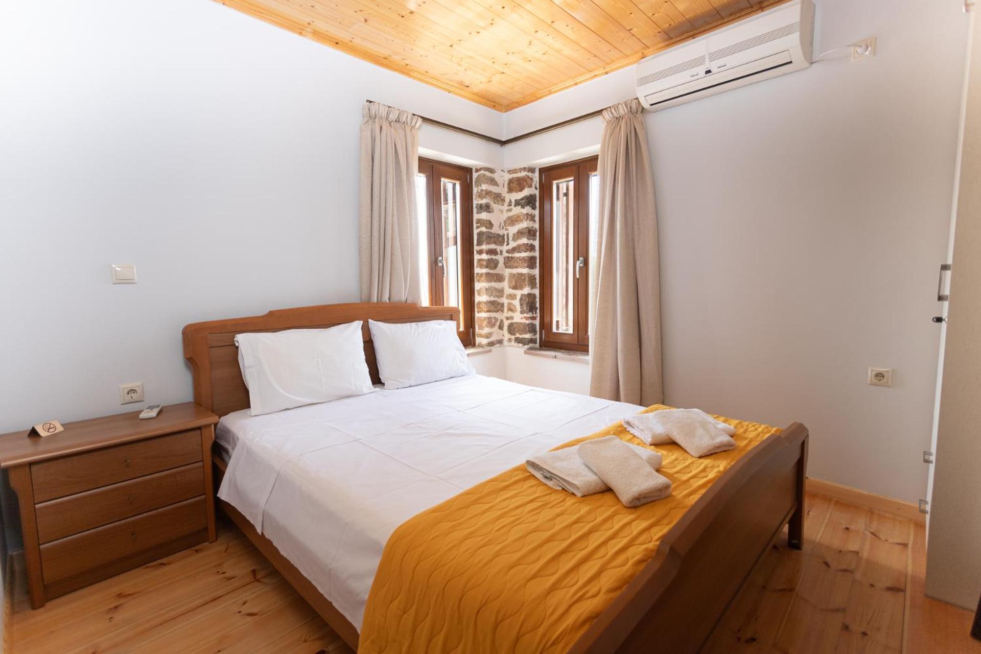To Spiti Sto Castro Apartment นาฟปาคตอส ภายนอก รูปภาพ